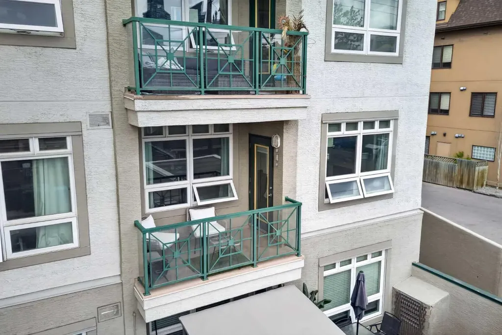 2 14 Street NW Calgary AB T2N 1Z4