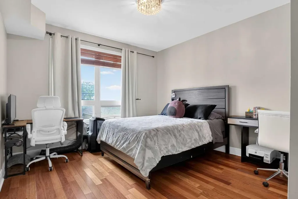 2 14 Street NW Calgary AB T2N 1Z4