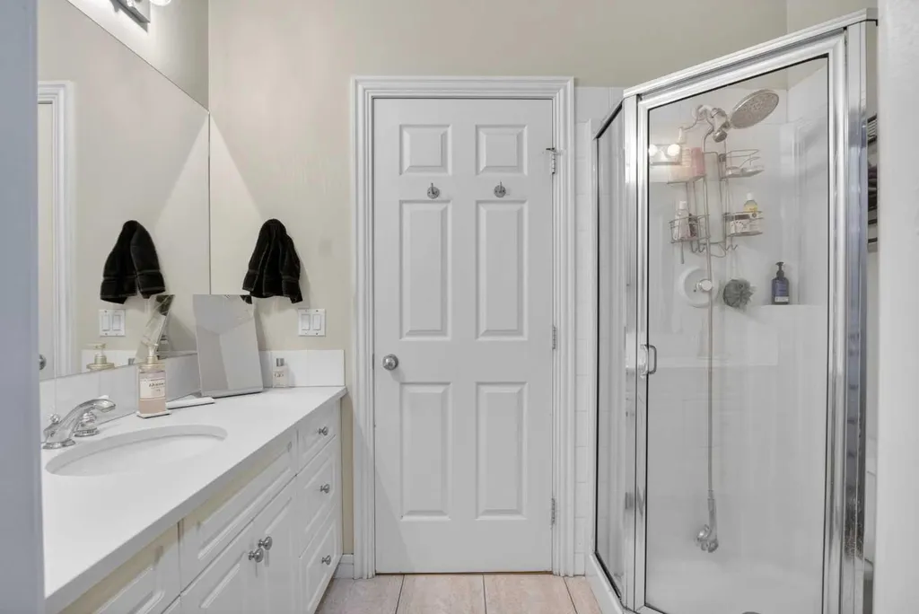 2 14 Street NW Calgary AB T2N 1Z4