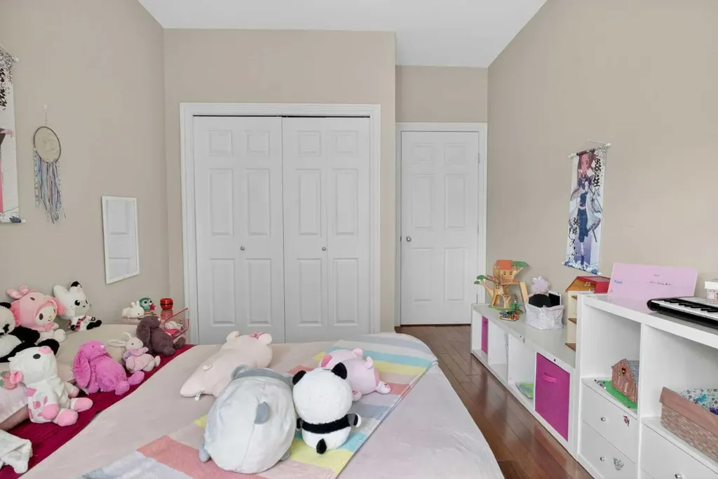 2 14 Street NW Calgary AB T2N 1Z4