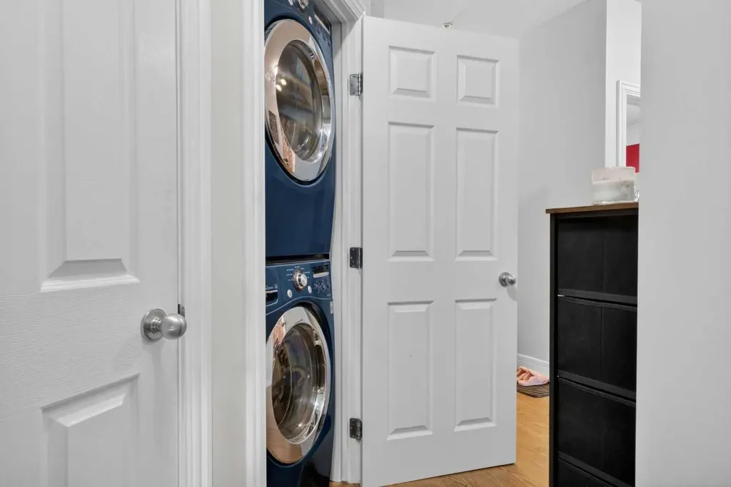 2 14 Street NW Calgary AB T2N 1Z4