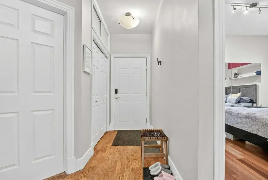 2 14 Street NW Calgary AB T2N 1Z4