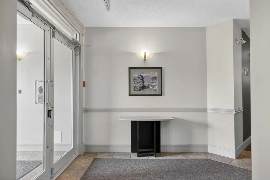 2 14 Street NW Calgary AB T2N 1Z4