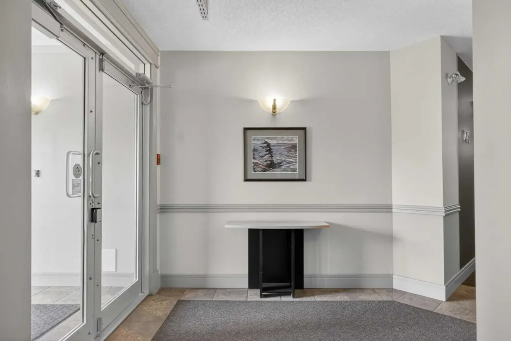 2 14 Street NW Calgary AB T2N 1Z4