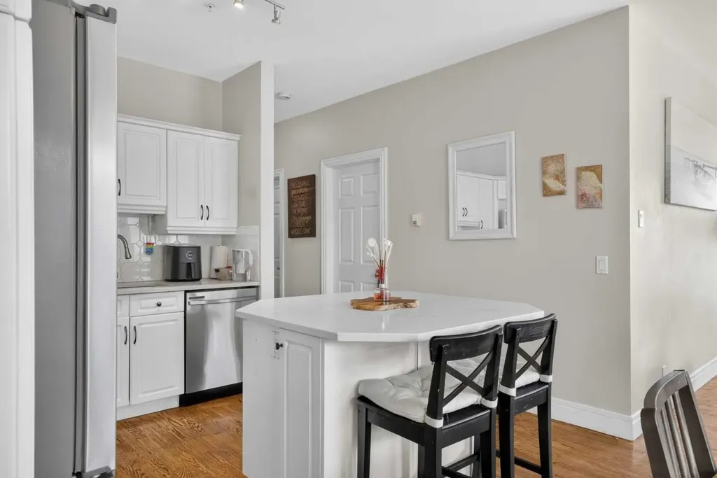 2 14 Street NW Calgary AB T2N 1Z4