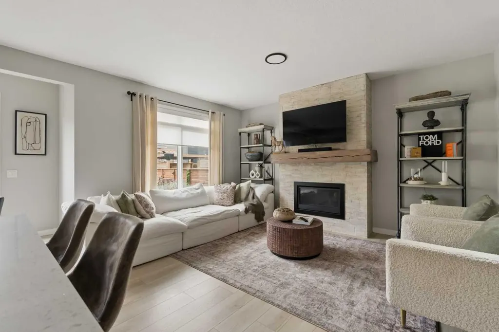 630 Kingsmere Way SE Airdrie AB T4A 0X7