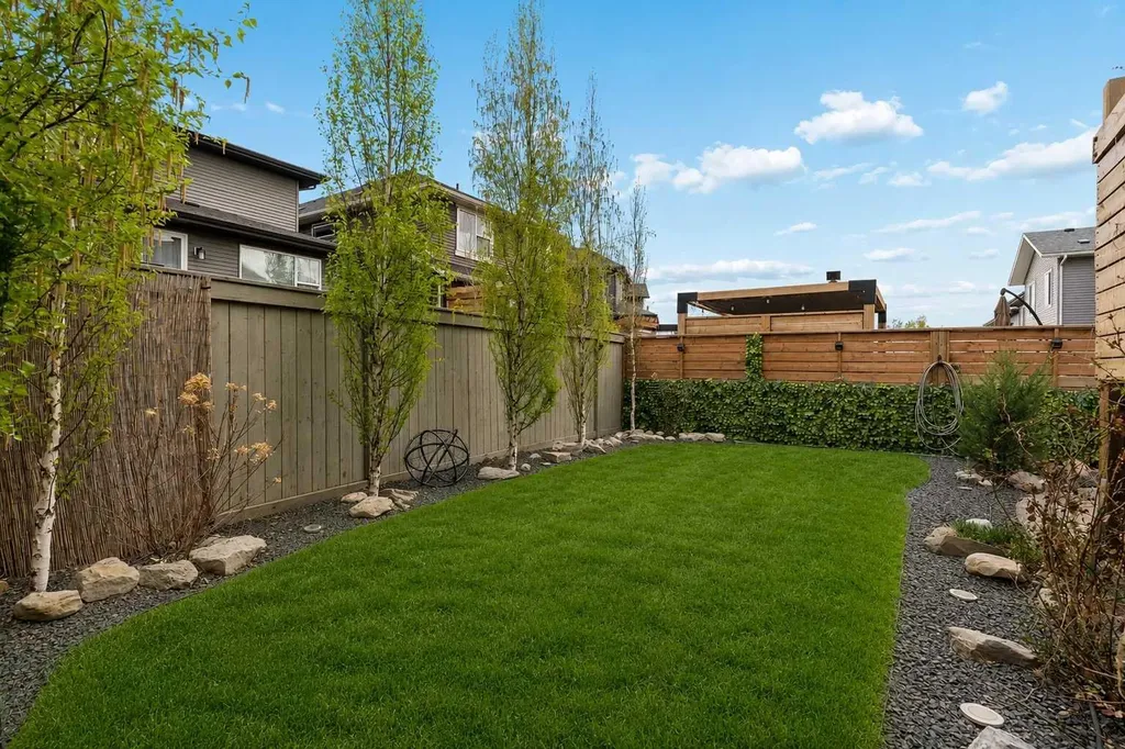630 Kingsmere Way SE Airdrie AB T4A 0X7