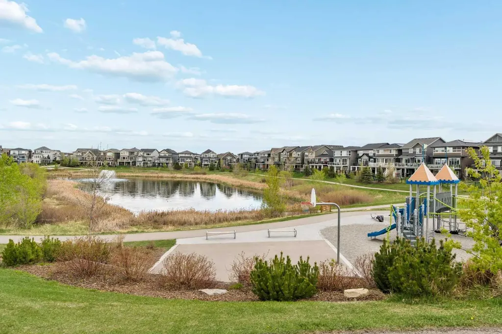 630 Kingsmere Way SE Airdrie AB T4A 0X7