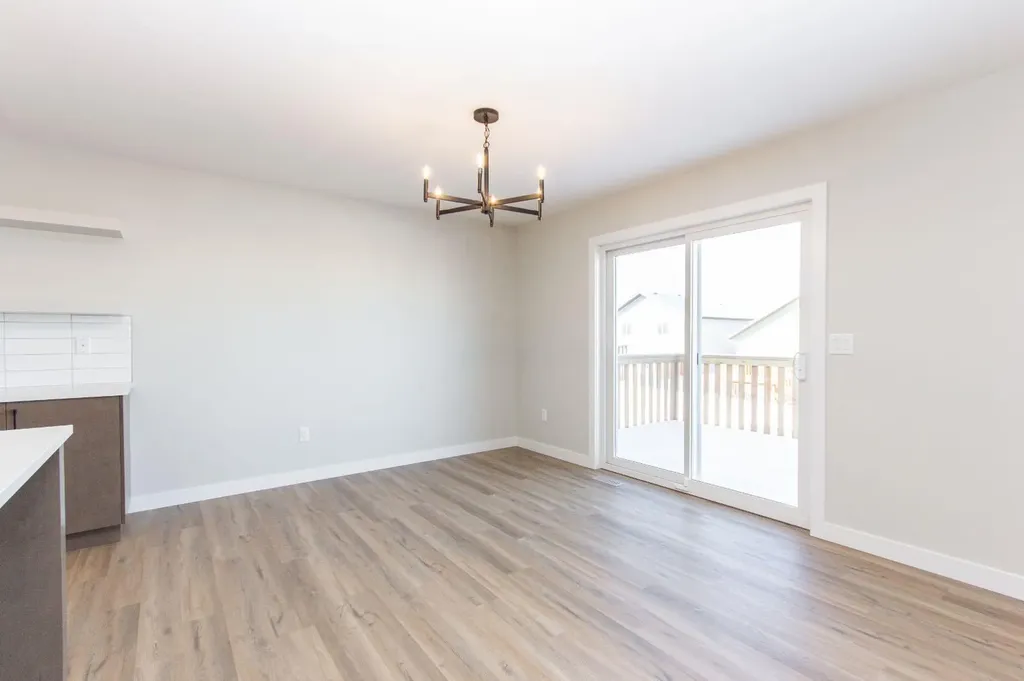 655 Robinson Avenue Penhold AB T0M 1R0