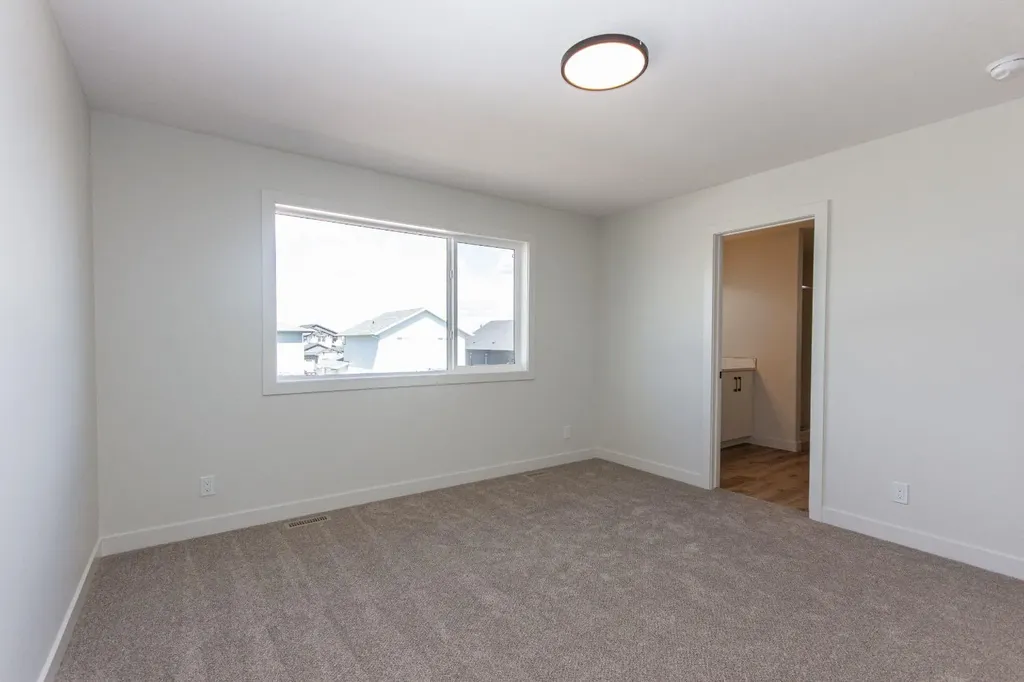 655 Robinson Avenue Penhold AB T0M 1R0
