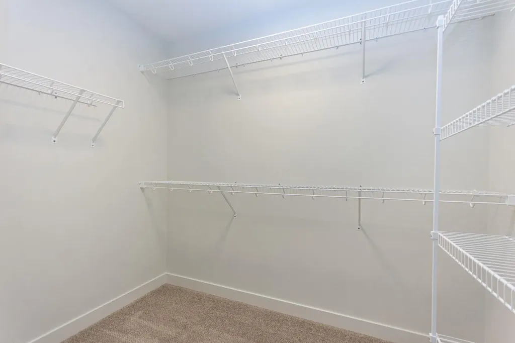655 Robinson Avenue Penhold AB T0M 1R0