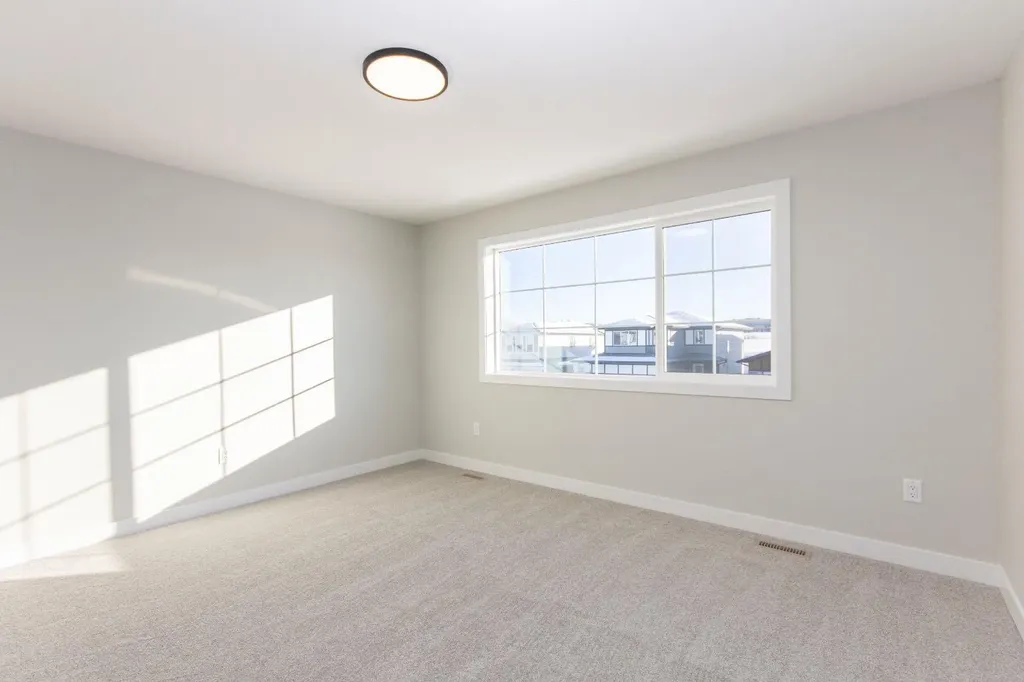 655 Robinson Avenue Penhold AB T0M 1R0