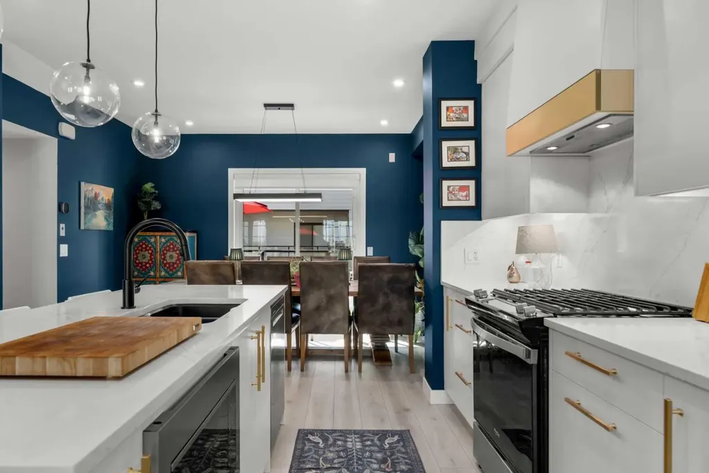 8161 8 Avenue Calgary AB T3H 6H9