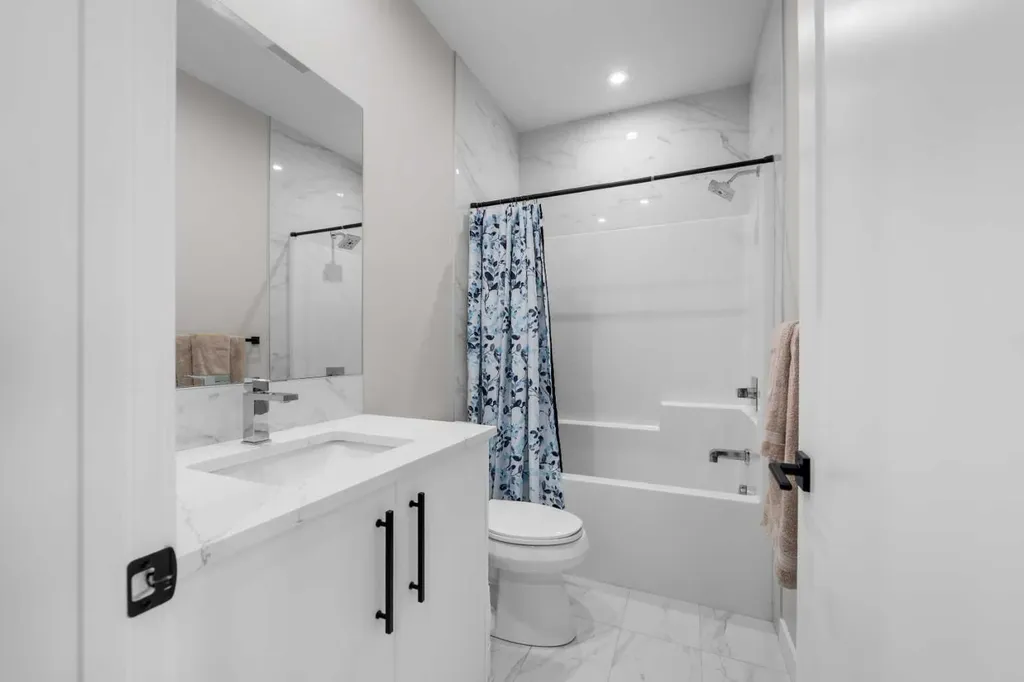 8161 8 Avenue Calgary AB T3H 6H9
