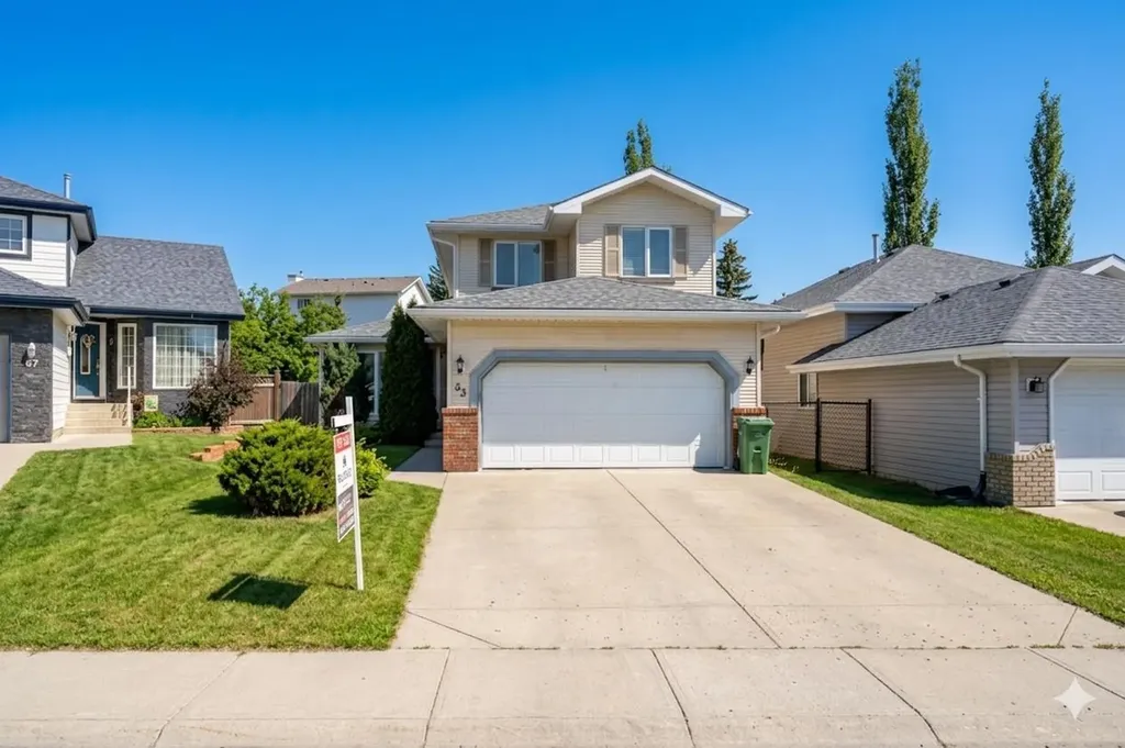 63 Hawkmount Green NW Calgary AB T3G 3T9