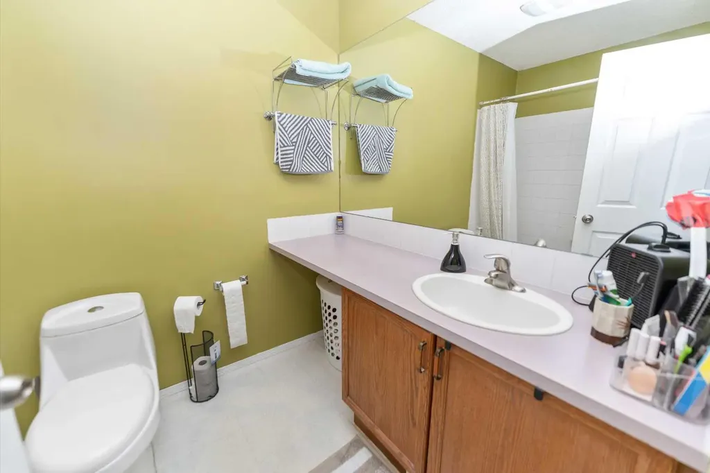 63 Hawkmount Green NW Calgary AB T3G 3T9