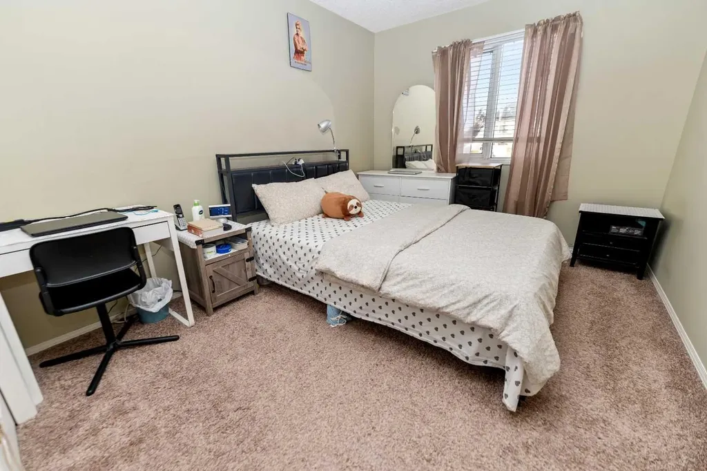 63 Hawkmount Green NW Calgary AB T3G 3T9