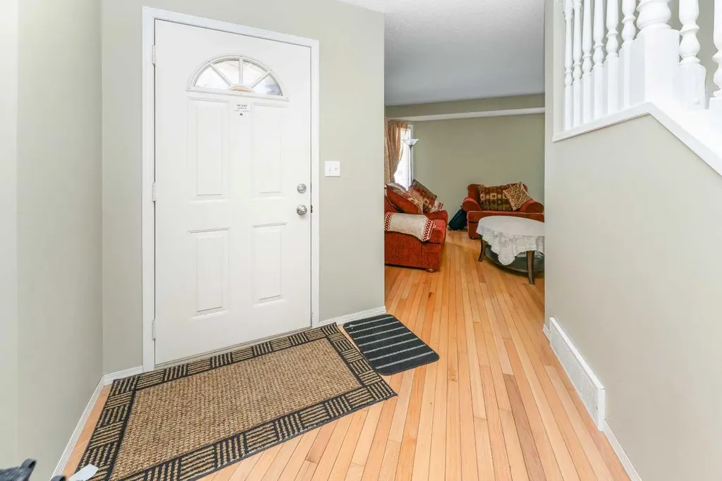 63 Hawkmount Green NW Calgary AB T3G 3T9
