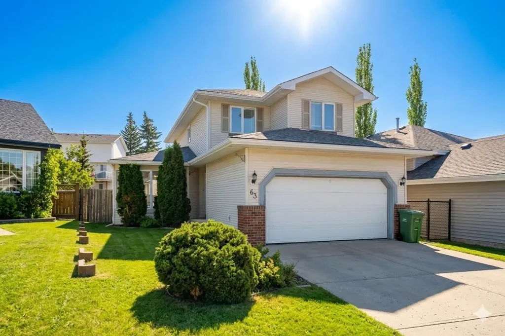 63 Hawkmount Green NW Calgary AB T3G 3T9