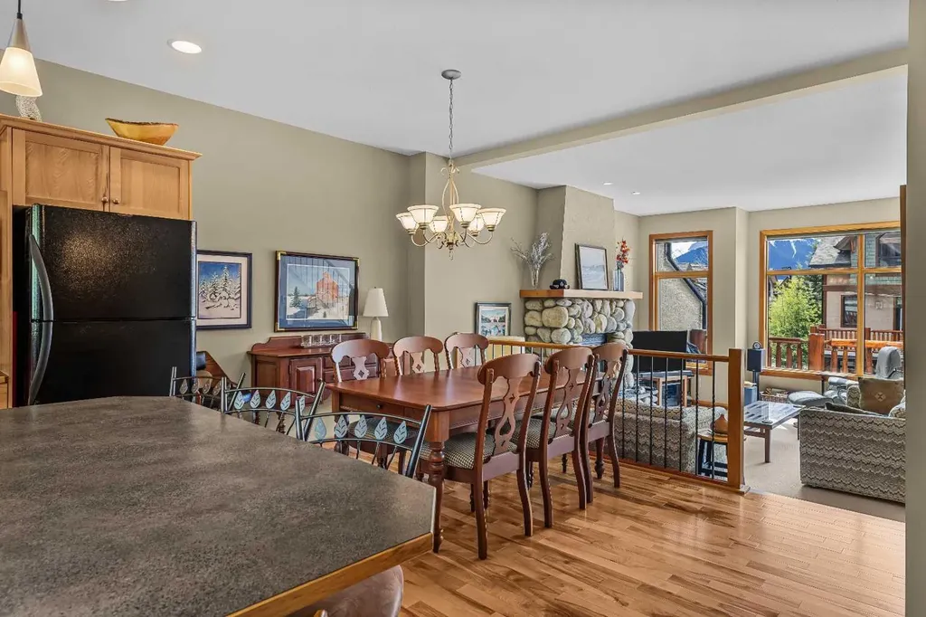 137 Wapiti Close Canmore AB T1W3B2