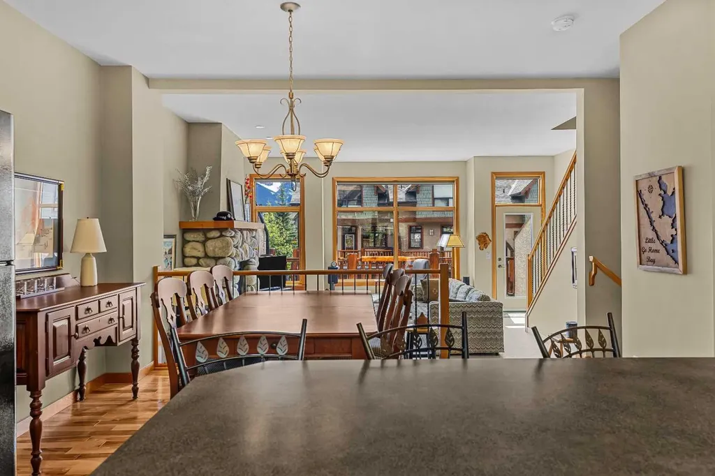 137 Wapiti Close Canmore AB T1W3B2