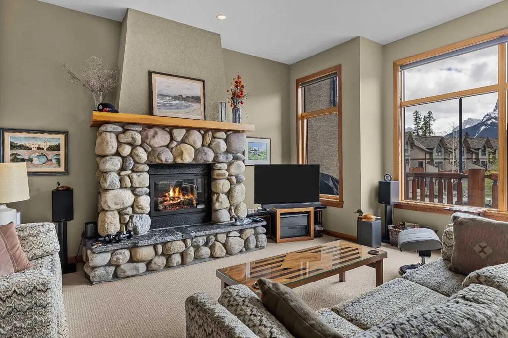 137 Wapiti Close Canmore AB T1W3B2