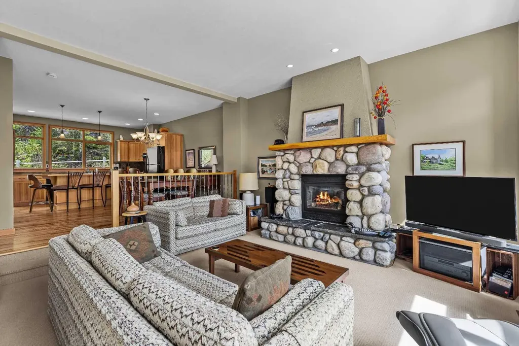 137 Wapiti Close Canmore AB T1W3B2