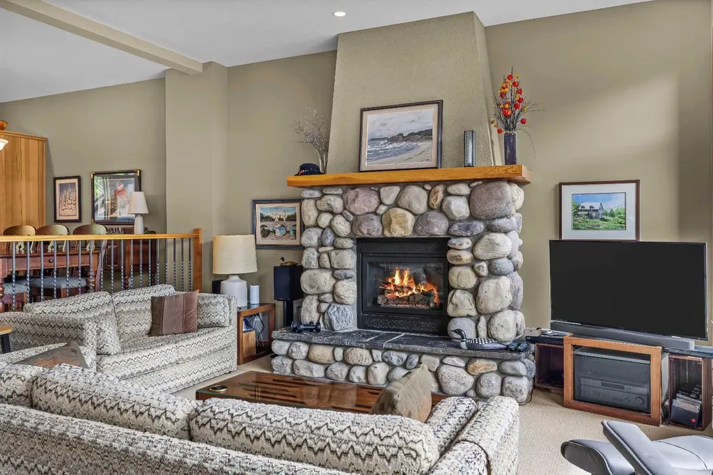 137 Wapiti Close Canmore AB T1W3B2