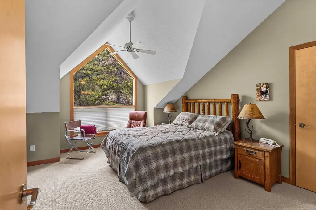 137 Wapiti Close Canmore AB T1W3B2
