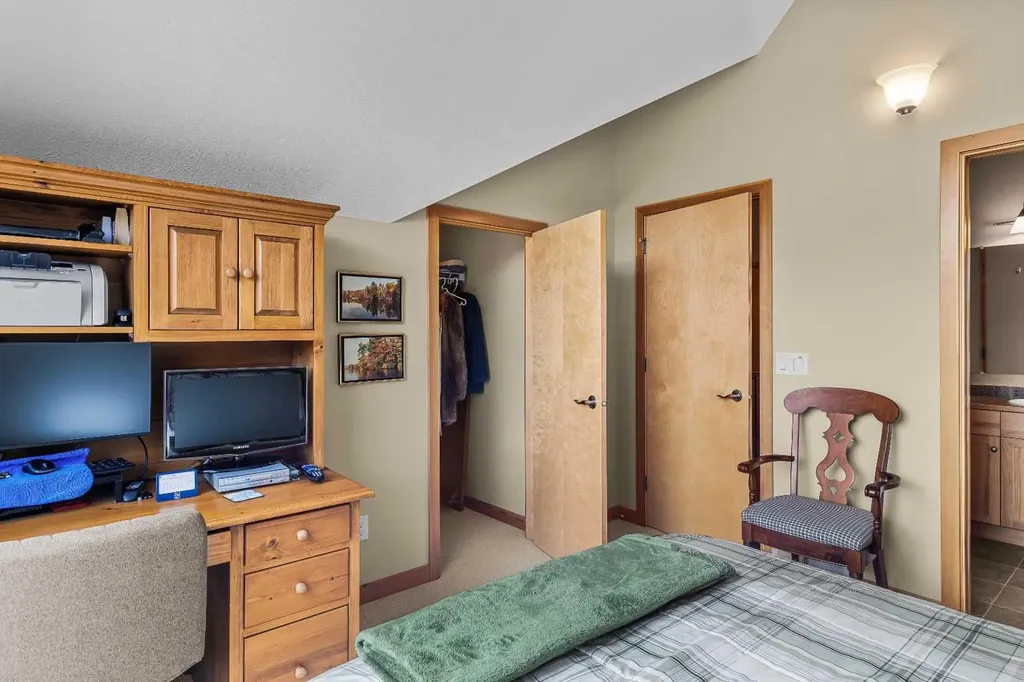 137 Wapiti Close Canmore AB T1W3B2