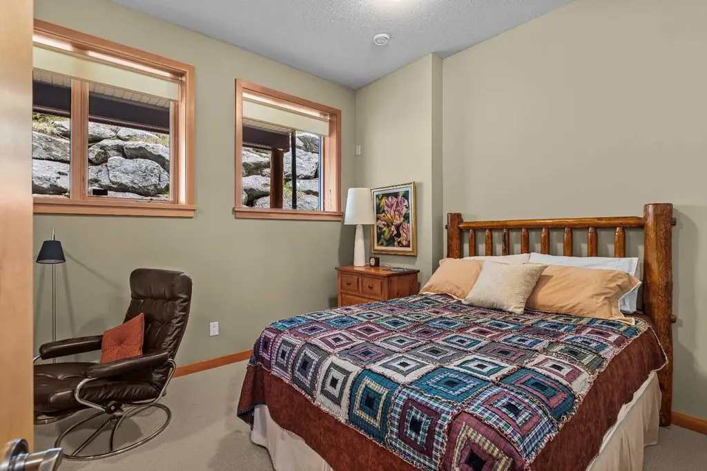 137 Wapiti Close Canmore AB T1W3B2