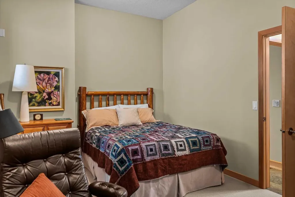 137 Wapiti Close Canmore AB T1W3B2