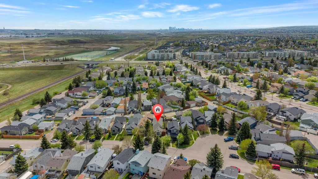 51 Covington Rise NE Calgary AB T3K 4A9