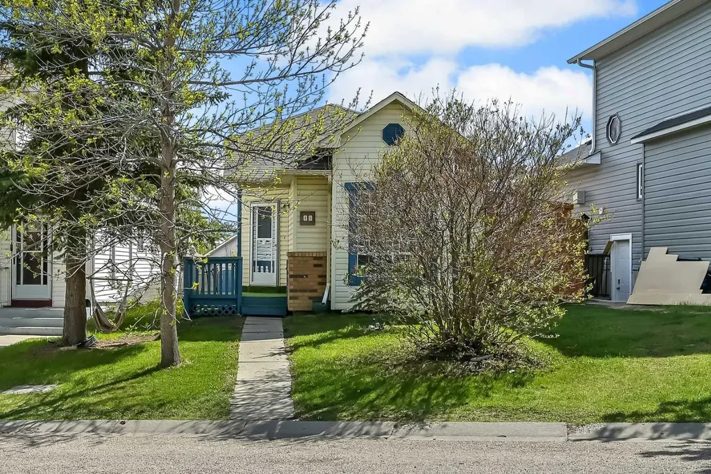 51 Covington Rise NE Calgary AB T3K 4A9