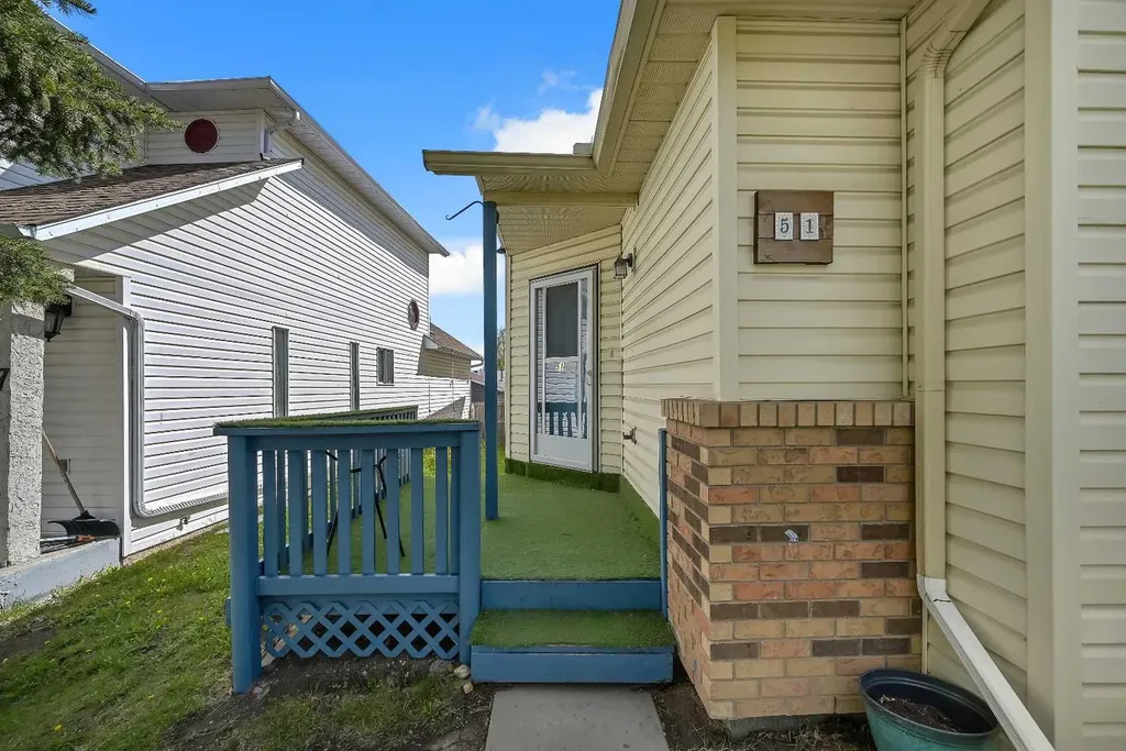 51 Covington Rise NE Calgary AB T3K 4A9