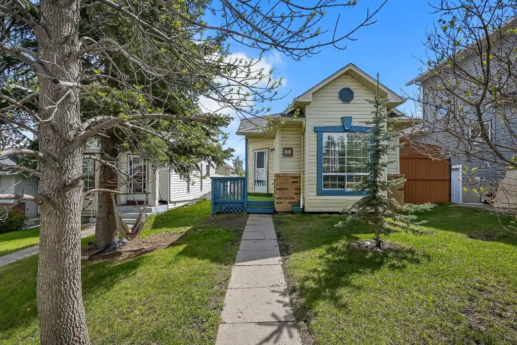 51 Covington Rise NE Calgary AB T3K 4A9