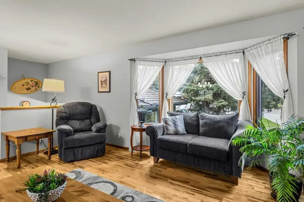 146 Cougar Point Road Canmore AB T1W 1A1