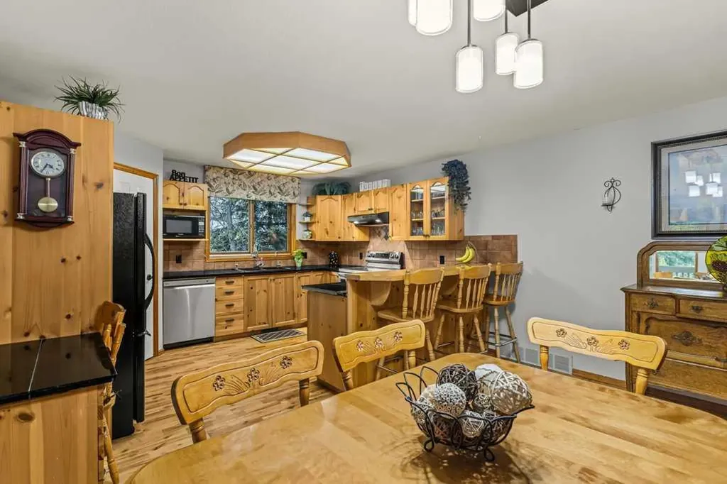 146 Cougar Point Road Canmore AB T1W 1A1