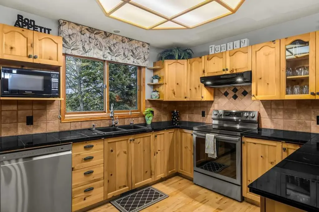 146 Cougar Point Road Canmore AB T1W 1A1