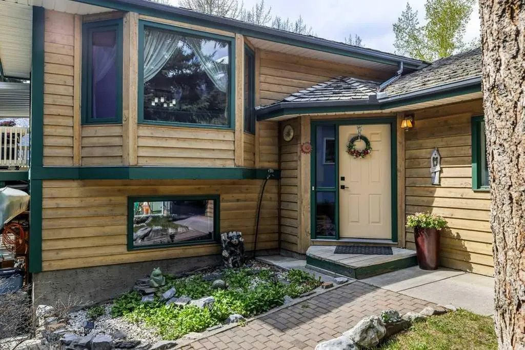 146 Cougar Point Road Canmore AB T1W 1A1