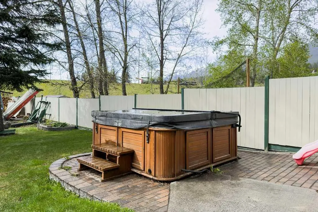 146 Cougar Point Road Canmore AB T1W 1A1