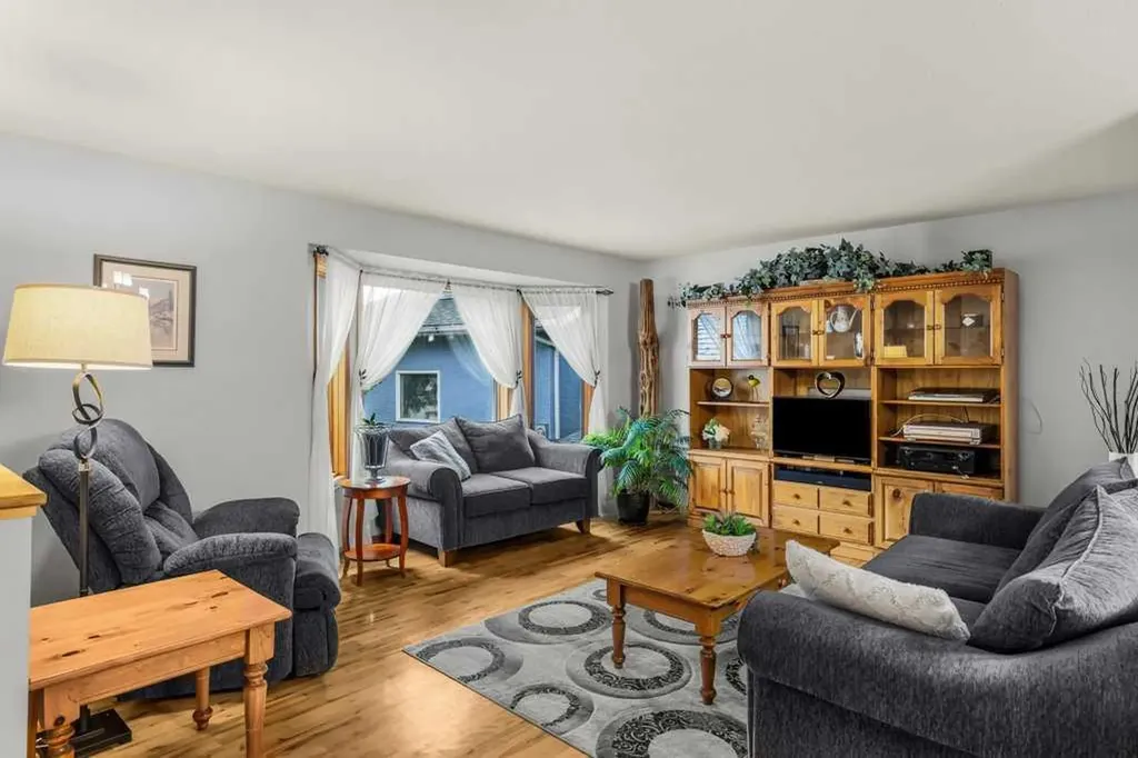 146 Cougar Point Road Canmore AB T1W 1A1