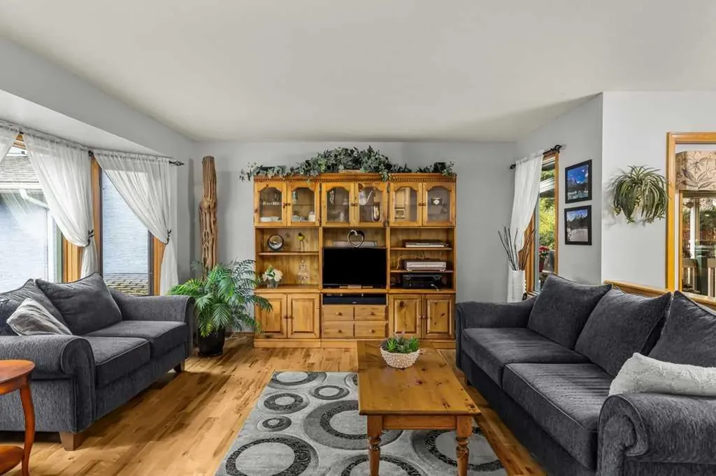 146 Cougar Point Road Canmore AB T1W 1A1