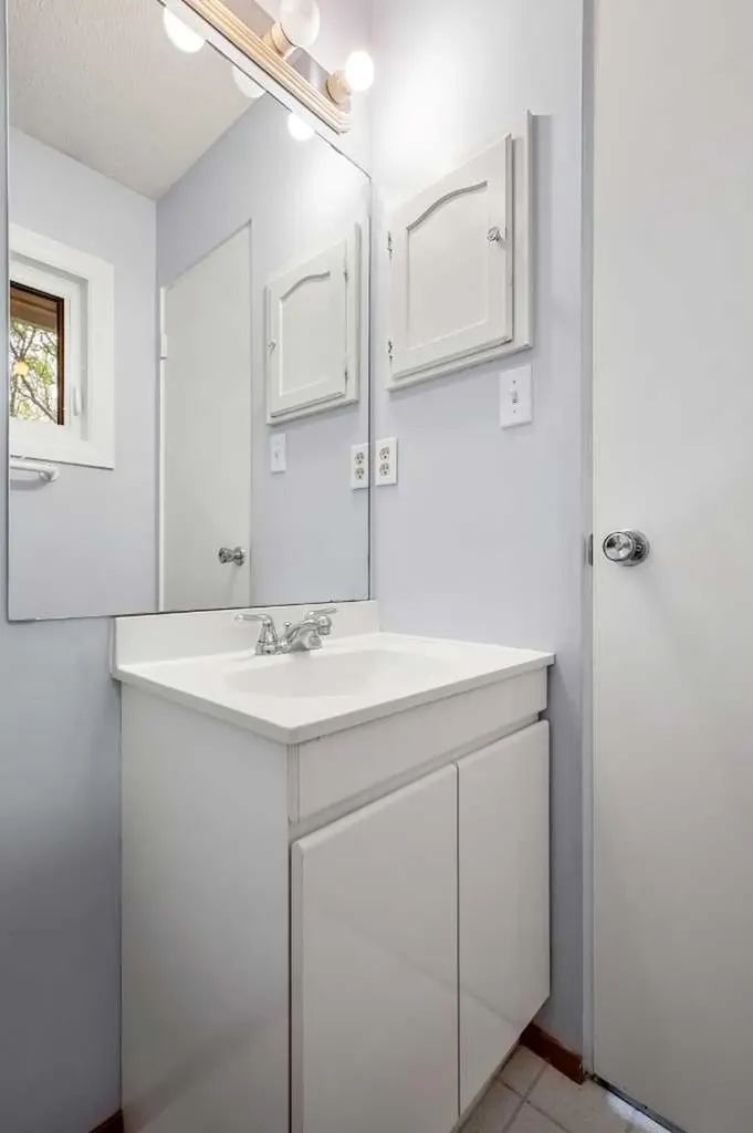 624 Willacy Drive SE Calgary AB T2J 2C9