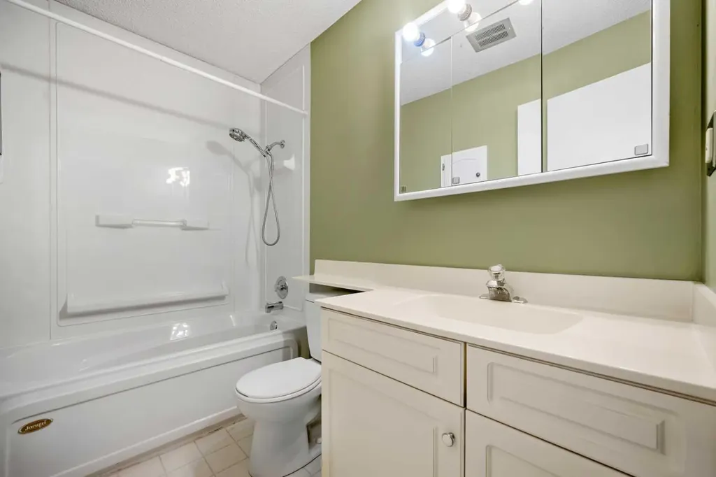 624 Willacy Drive SE Calgary AB T2J 2C9