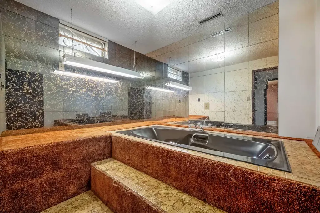 624 Willacy Drive SE Calgary AB T2J 2C9