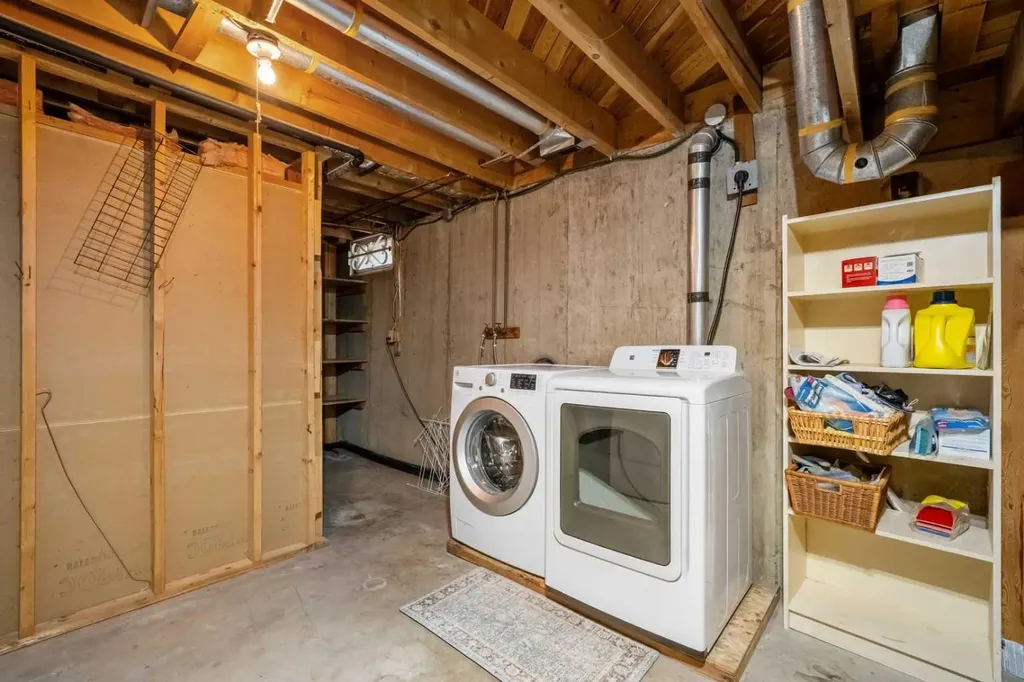 624 Willacy Drive SE Calgary AB T2J 2C9