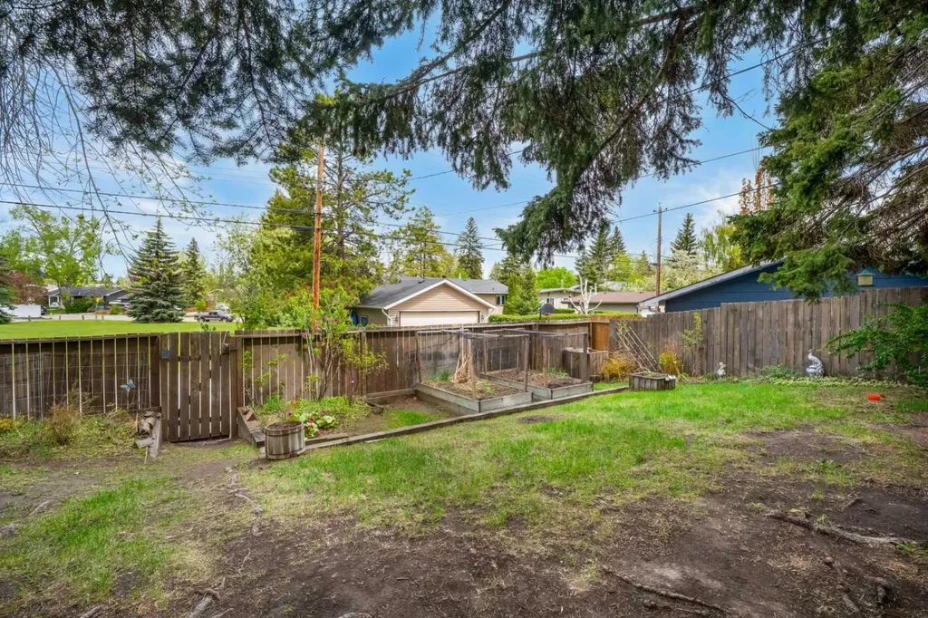 624 Willacy Drive SE Calgary AB T2J 2C9