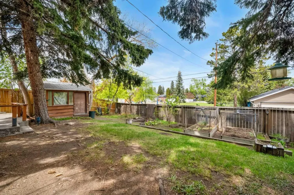 624 Willacy Drive SE Calgary AB T2J 2C9