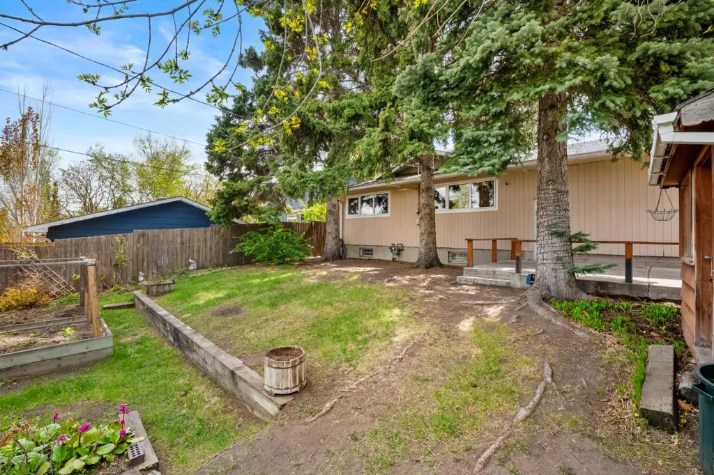 624 Willacy Drive SE Calgary AB T2J 2C9